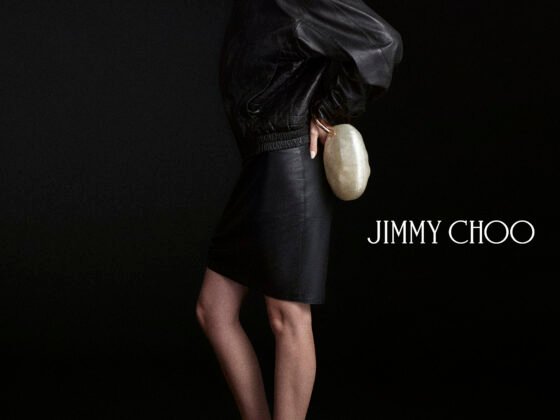 Rayssa Medeiros in the Pearls of Wisdom campaign, carrying the Oyster clutch