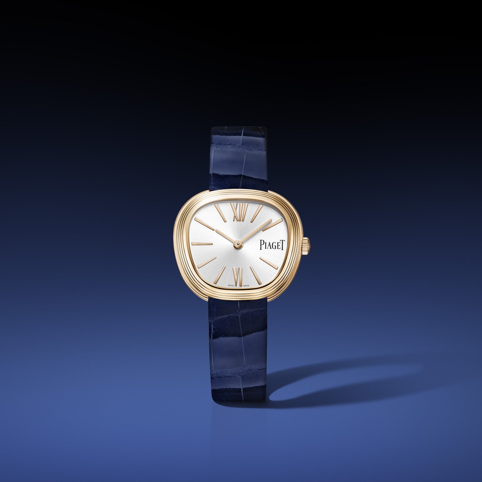 The silvered solar satin-brushed dial of Sixtie G0A51332, framed by the pink-gold gadrooned bezel.